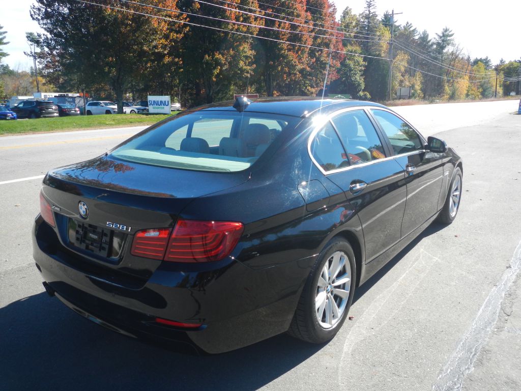Photo 7 of this BMW 528