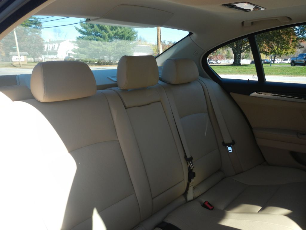 Photo 25 of this BMW 528