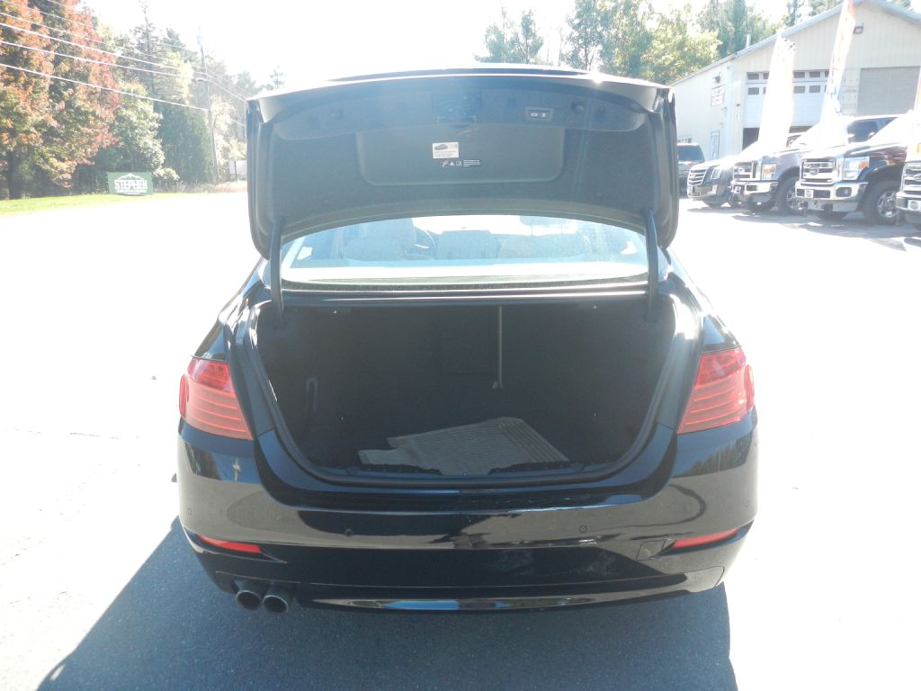 Photo 31 of this BMW 528