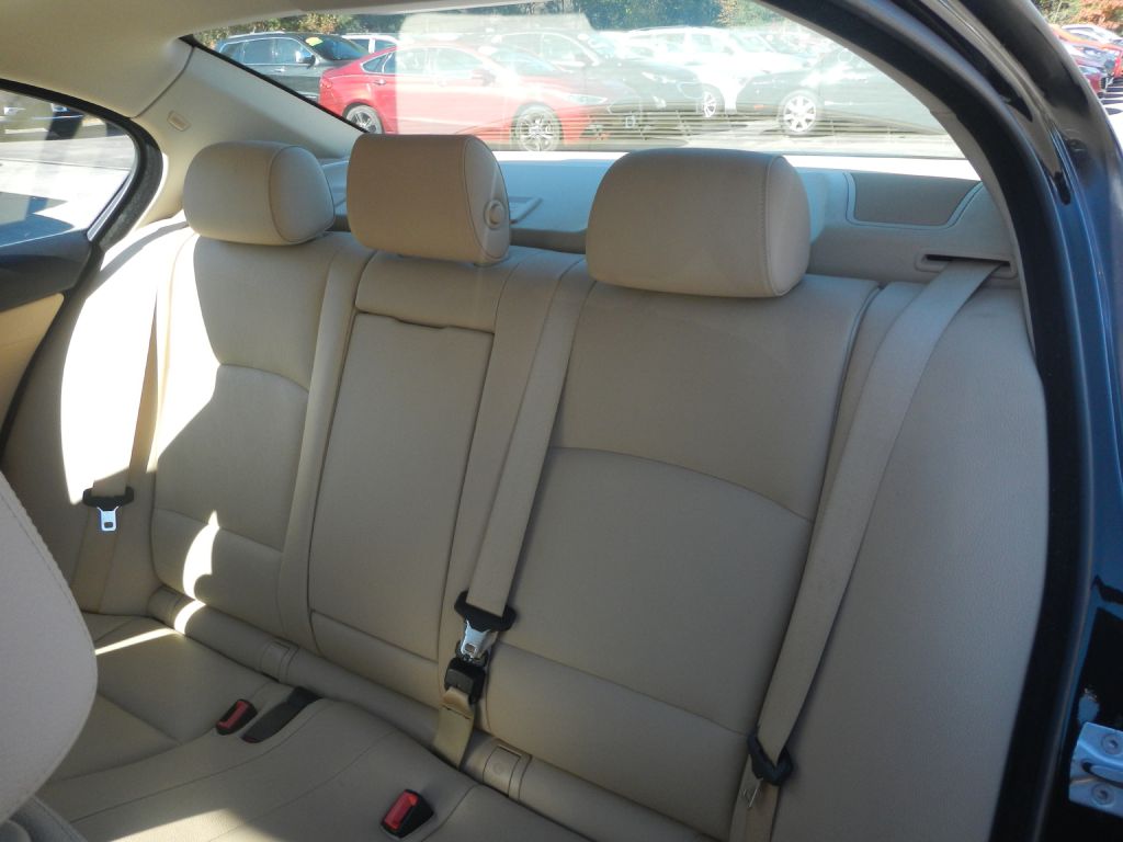 Photo 40 of this BMW 528