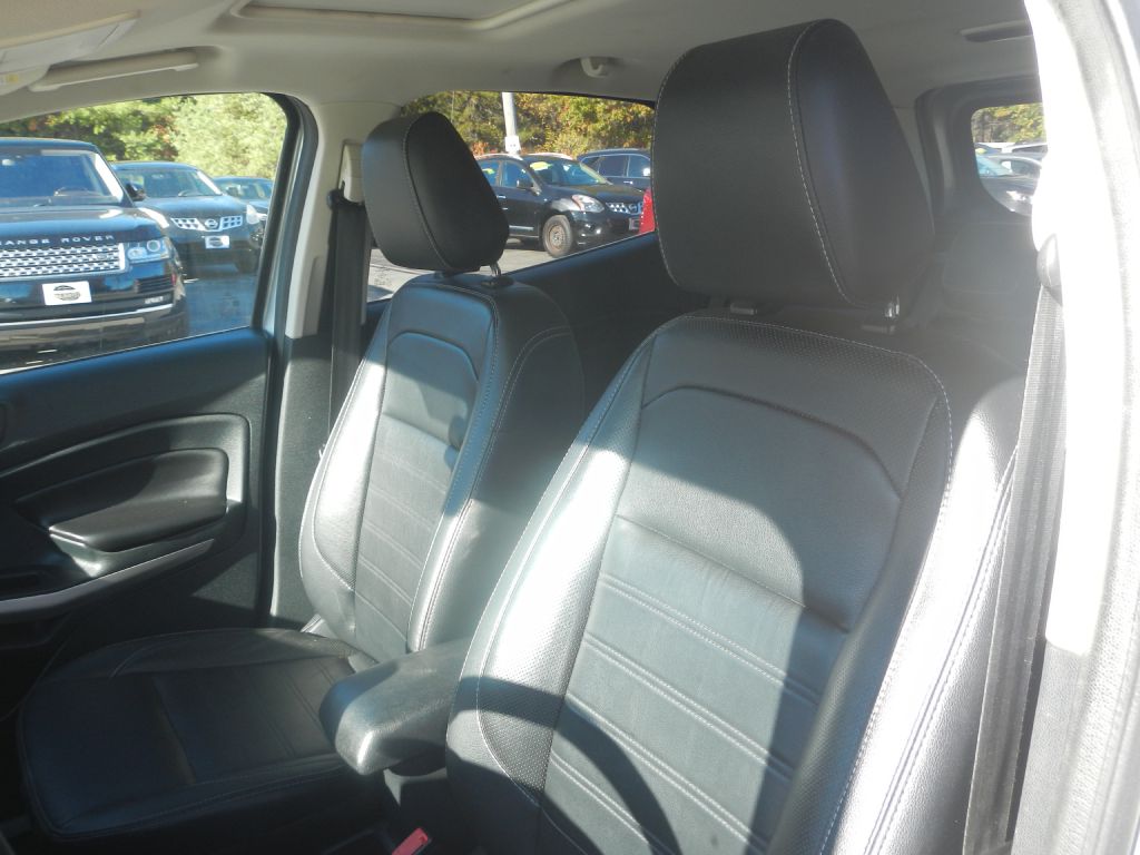 Photo 4 of this FORD ECOSPORT 4WD