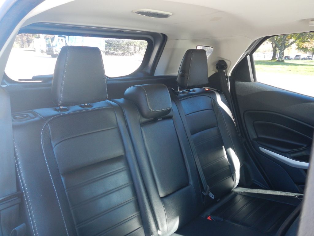 Photo 8 of this FORD ECOSPORT 4WD