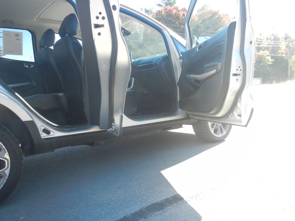 Photo 16 of this FORD ECOSPORT 4WD