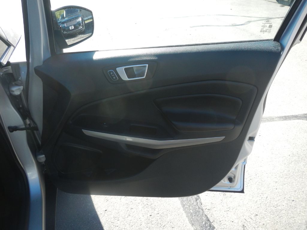 Photo 17 of this FORD ECOSPORT 4WD