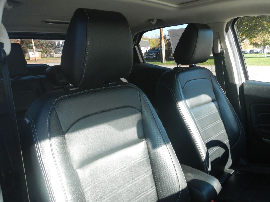 Photo 19 of this FORD ECOSPORT 4WD