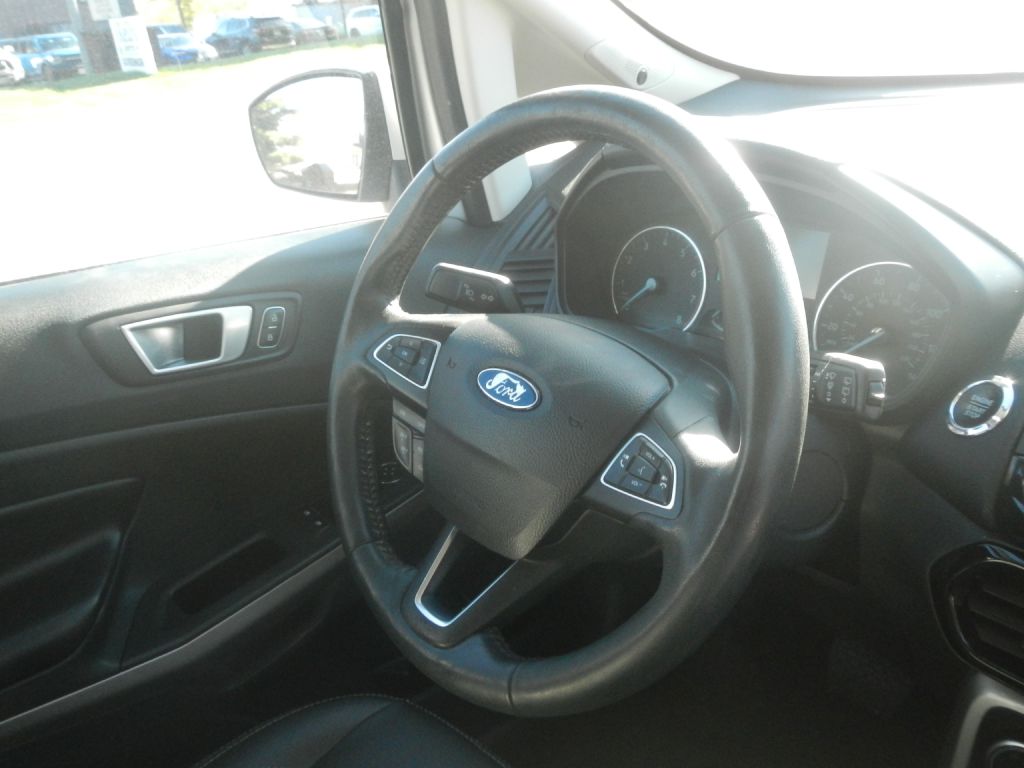 Photo 21 of this FORD ECOSPORT 4WD