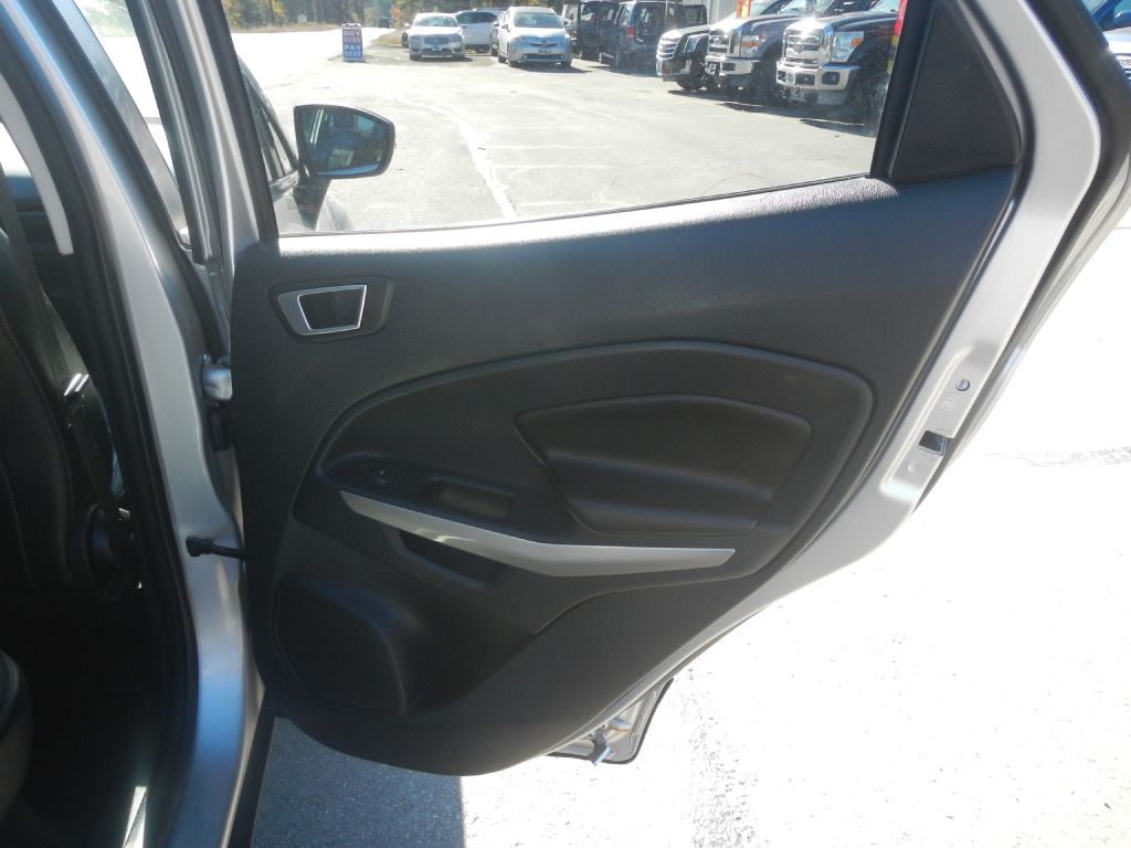 Photo 24 of this FORD ECOSPORT 4WD