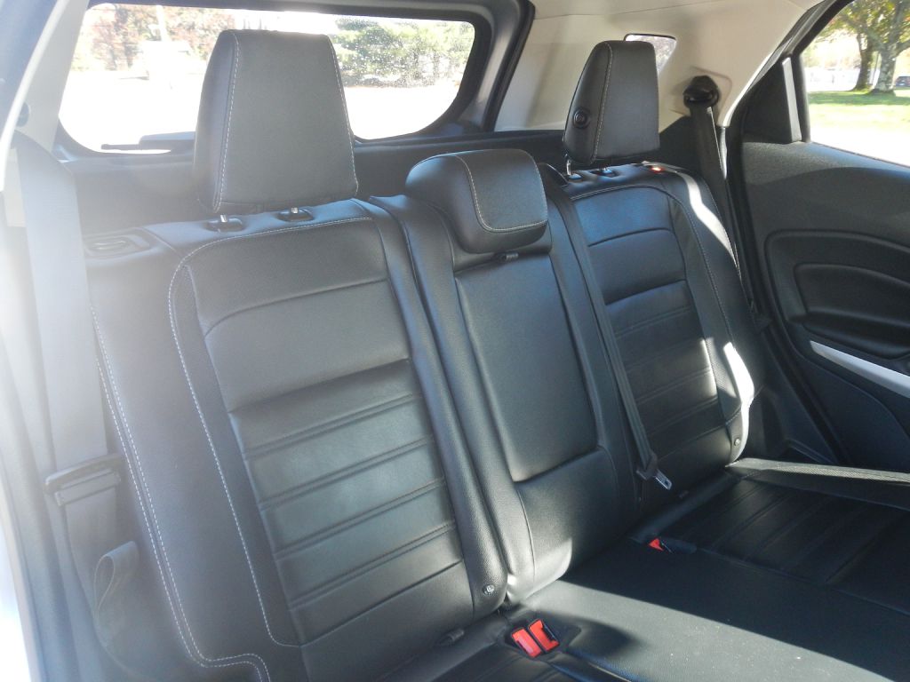 Photo 26 of this FORD ECOSPORT 4WD