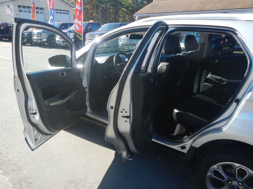 Photo 40 of this FORD ECOSPORT 4WD