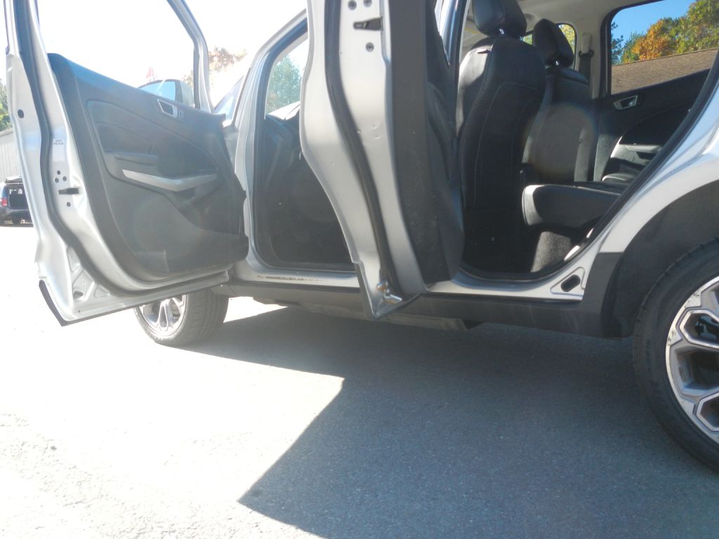 Photo 41 of this FORD ECOSPORT 4WD