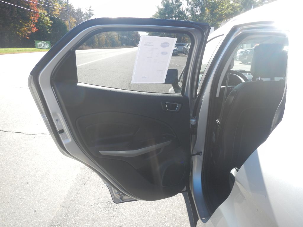 Photo 42 of this FORD ECOSPORT 4WD
