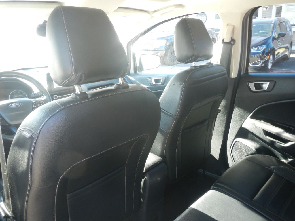 Photo 45 of this FORD ECOSPORT 4WD