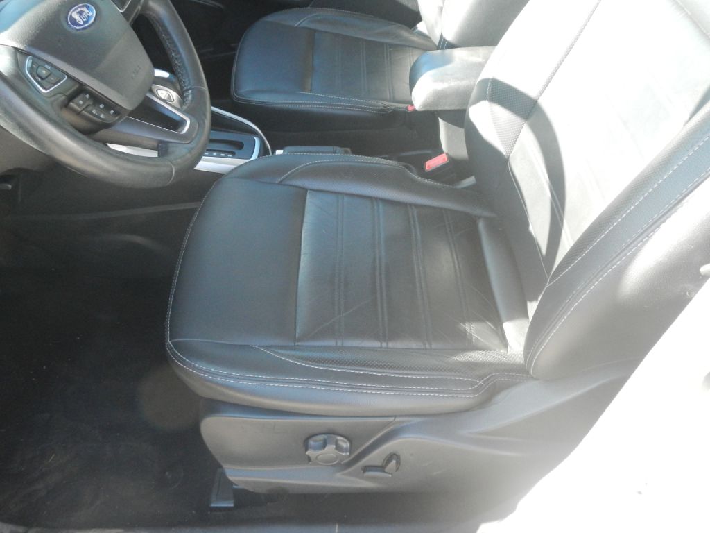 Photo 49 of this FORD ECOSPORT 4WD