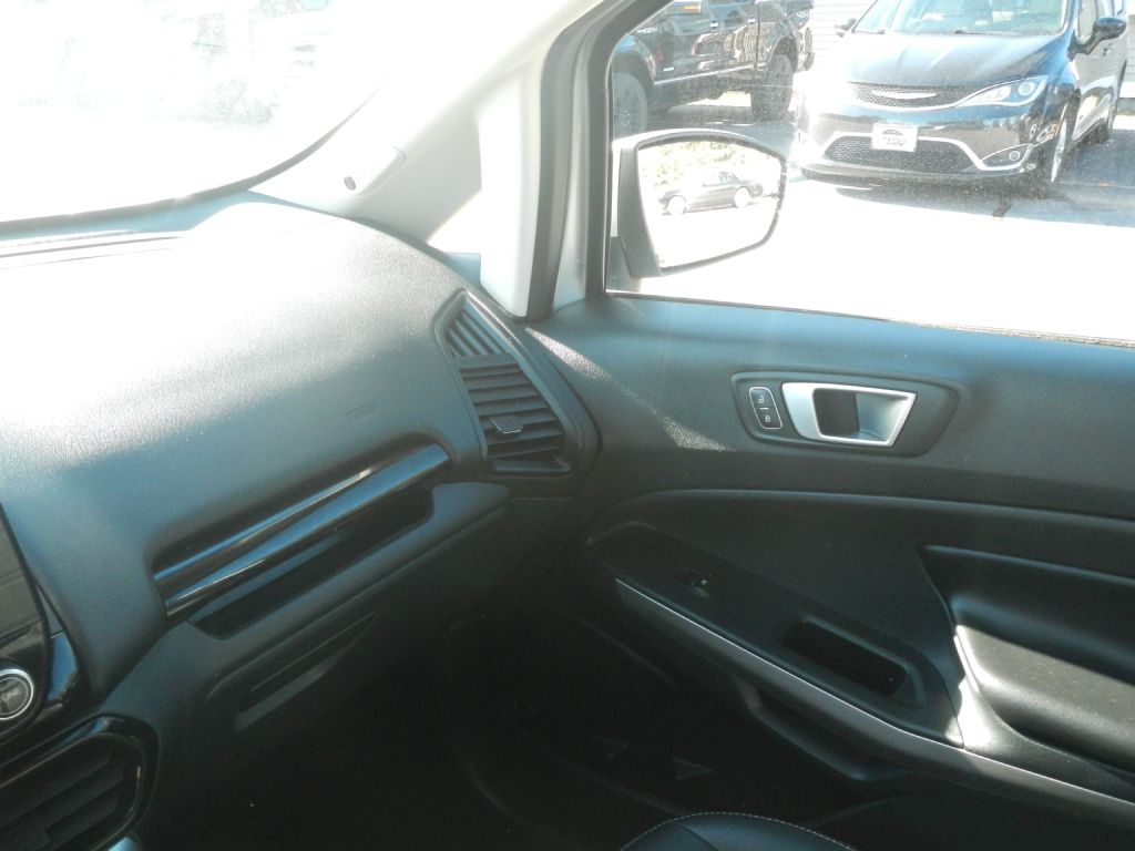 Photo 52 of this FORD ECOSPORT 4WD