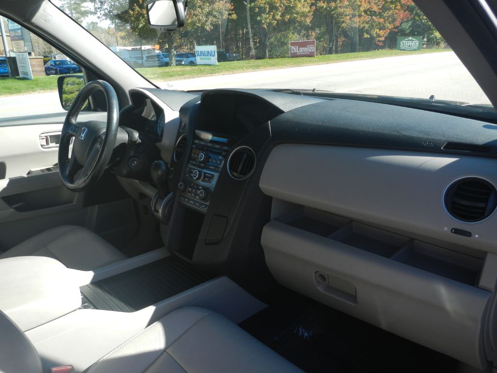 Photo 12 of this HONDA PILOT AWD