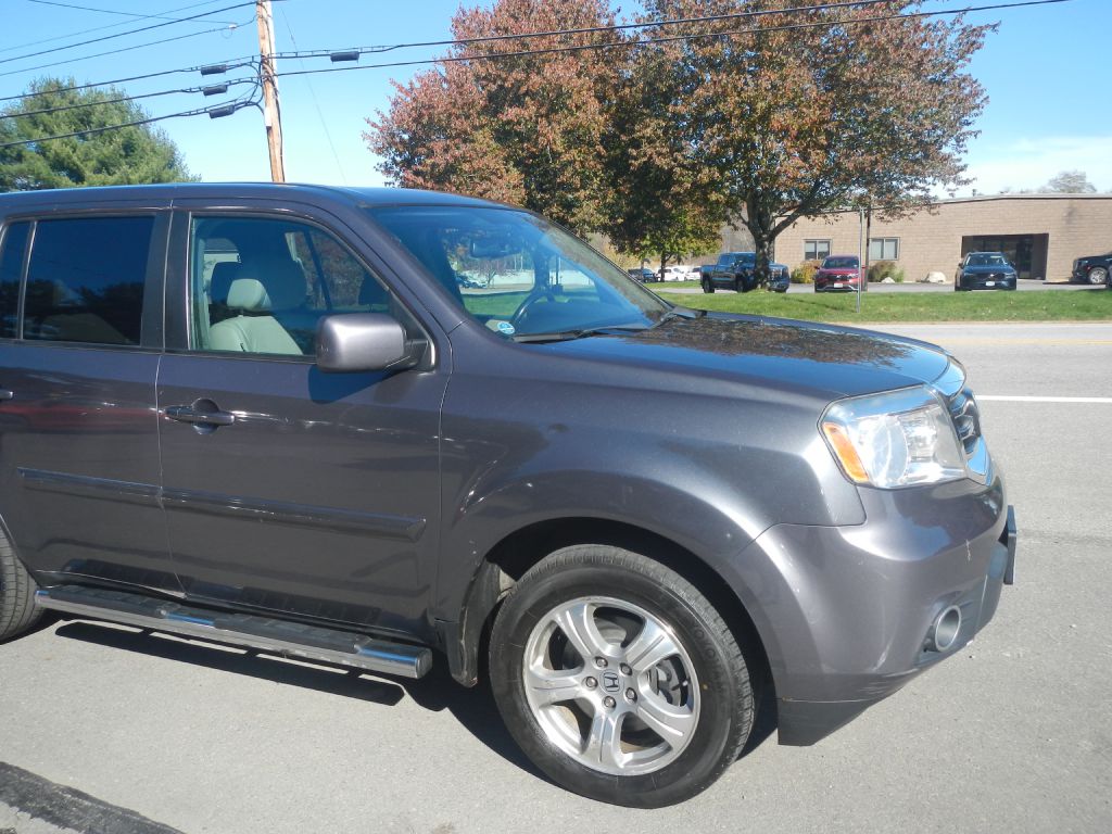 Photo 14 of this HONDA PILOT AWD