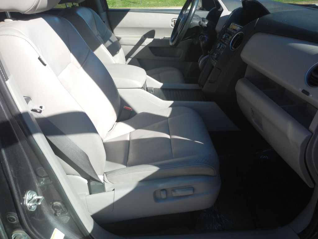 Photo 20 of this HONDA PILOT AWD