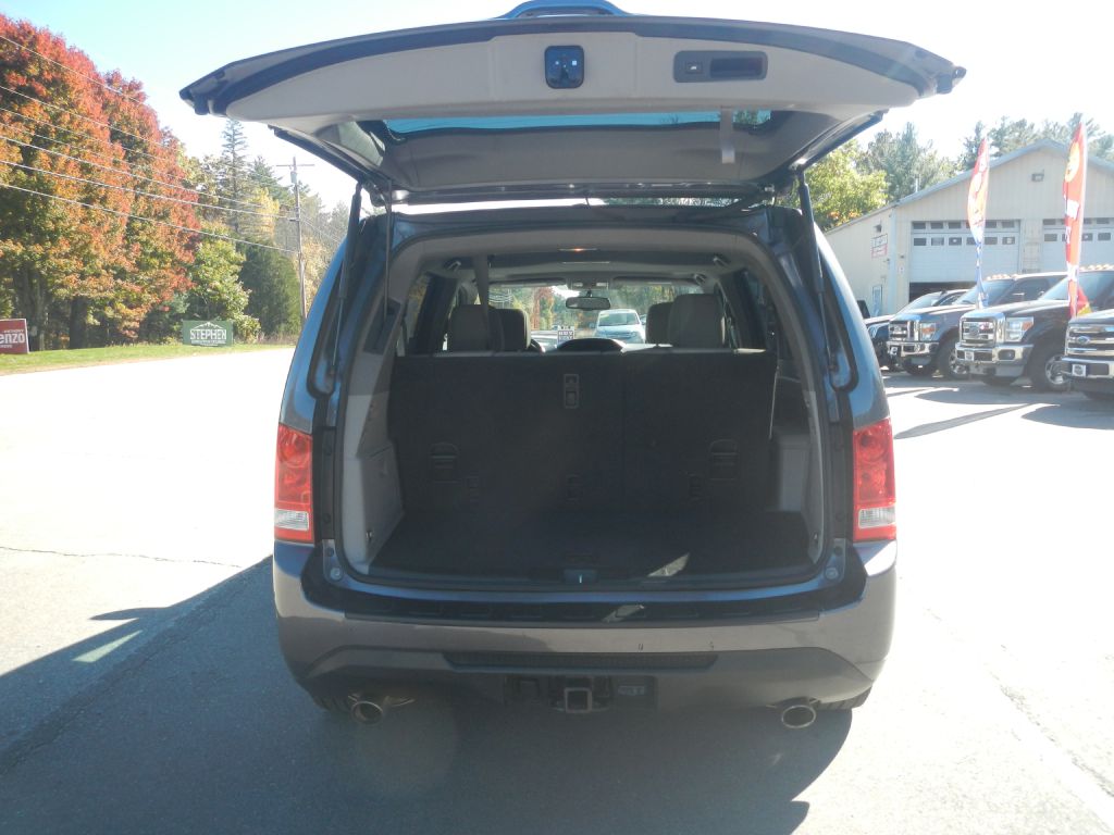 Photo 40 of this HONDA PILOT AWD