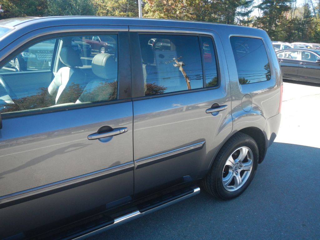 Photo 43 of this HONDA PILOT AWD