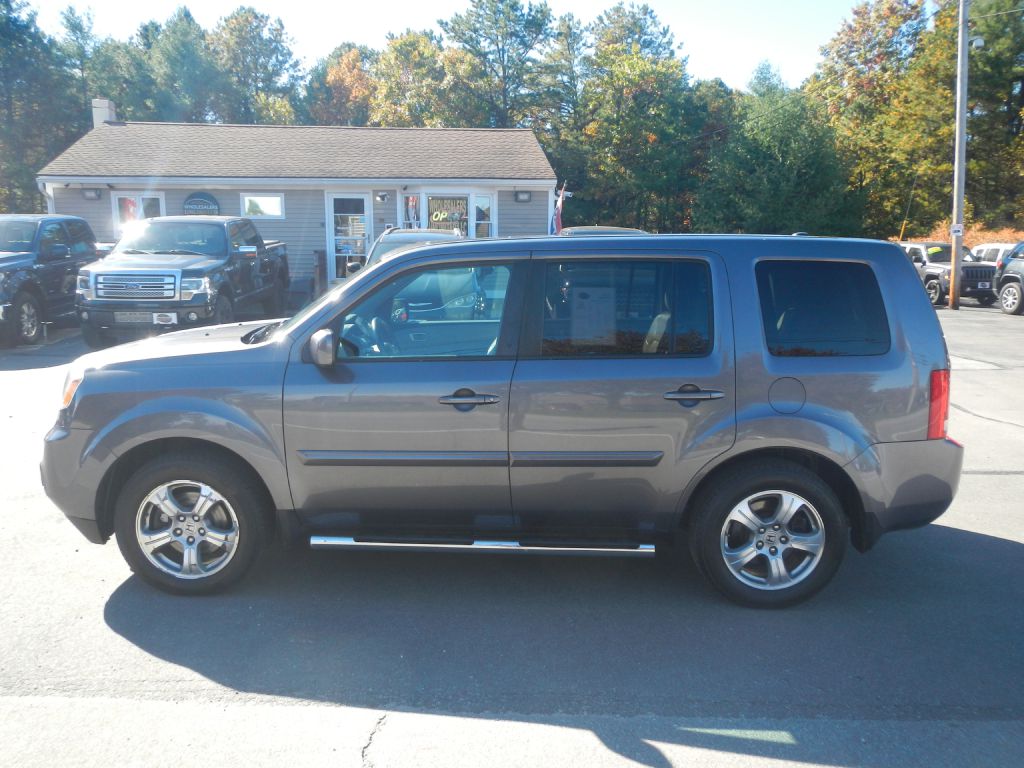 Photo 44 of this HONDA PILOT AWD