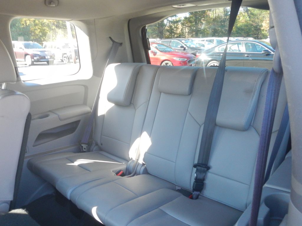Photo 50 of this HONDA PILOT AWD