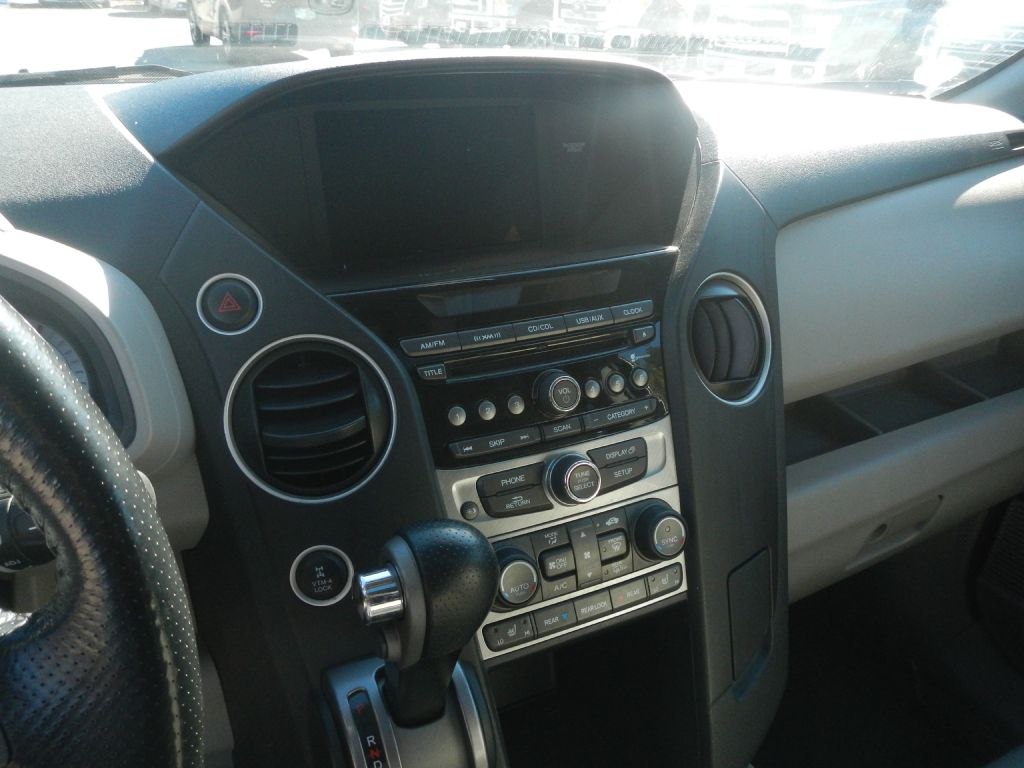 Photo 59 of this HONDA PILOT AWD