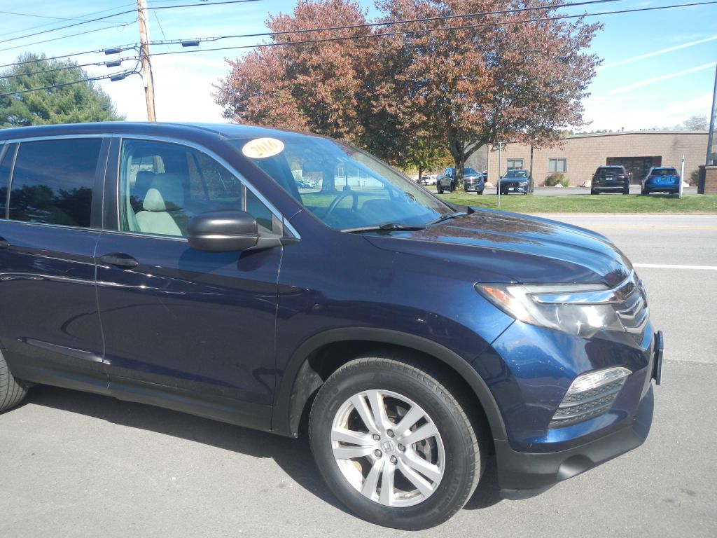 Photo 14 of this HONDA PILOT AWD