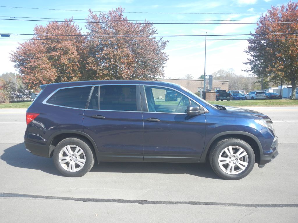 Photo 16 of this HONDA PILOT AWD