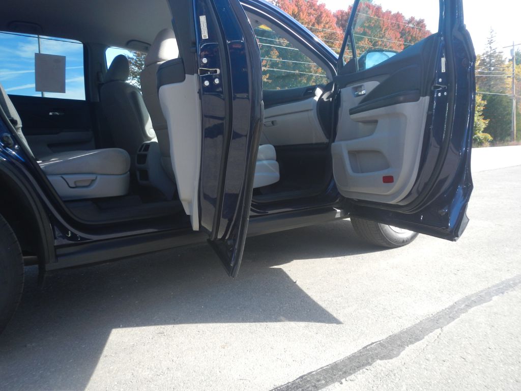 Photo 18 of this HONDA PILOT AWD