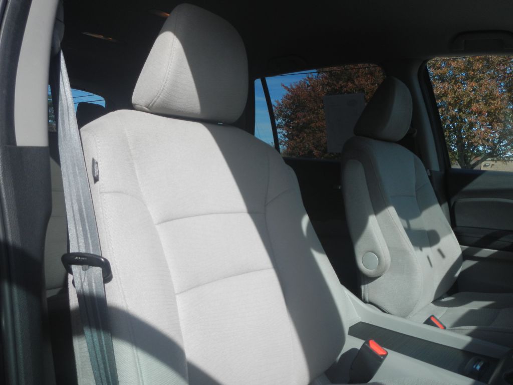 Photo 21 of this HONDA PILOT AWD