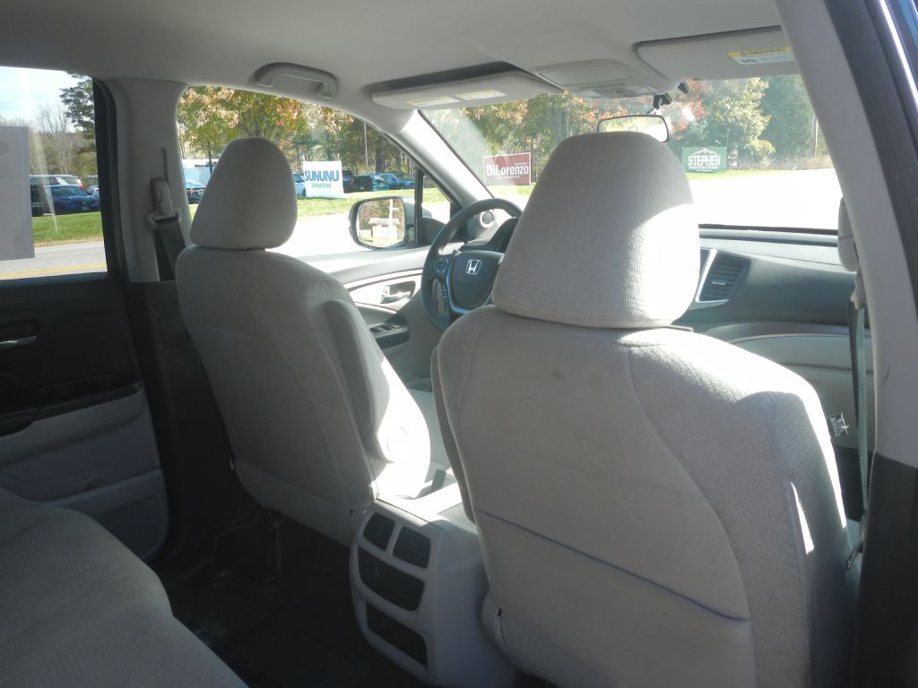 Photo 28 of this HONDA PILOT AWD