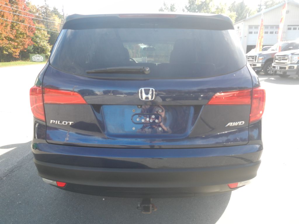 Photo 33 of this HONDA PILOT AWD