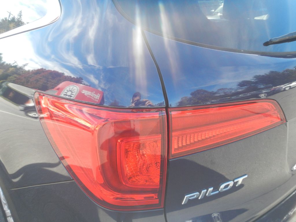 Photo 34 of this HONDA PILOT AWD