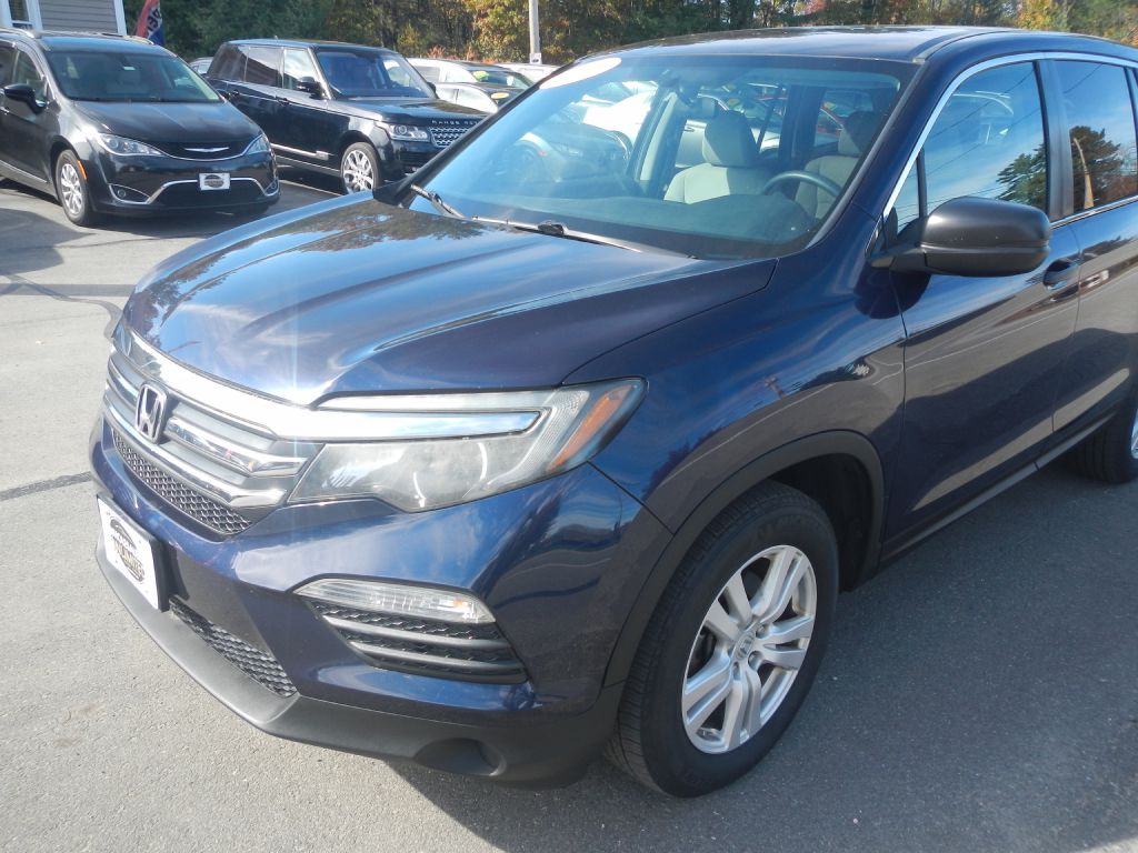 Photo 39 of this HONDA PILOT AWD