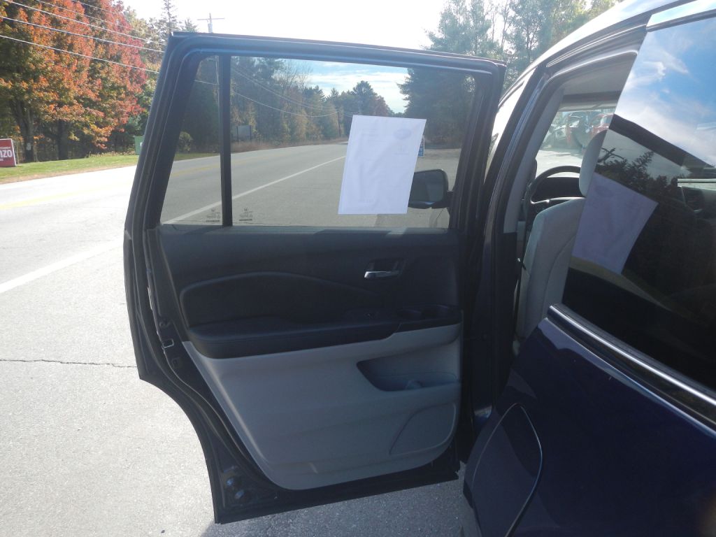 Photo 44 of this HONDA PILOT AWD