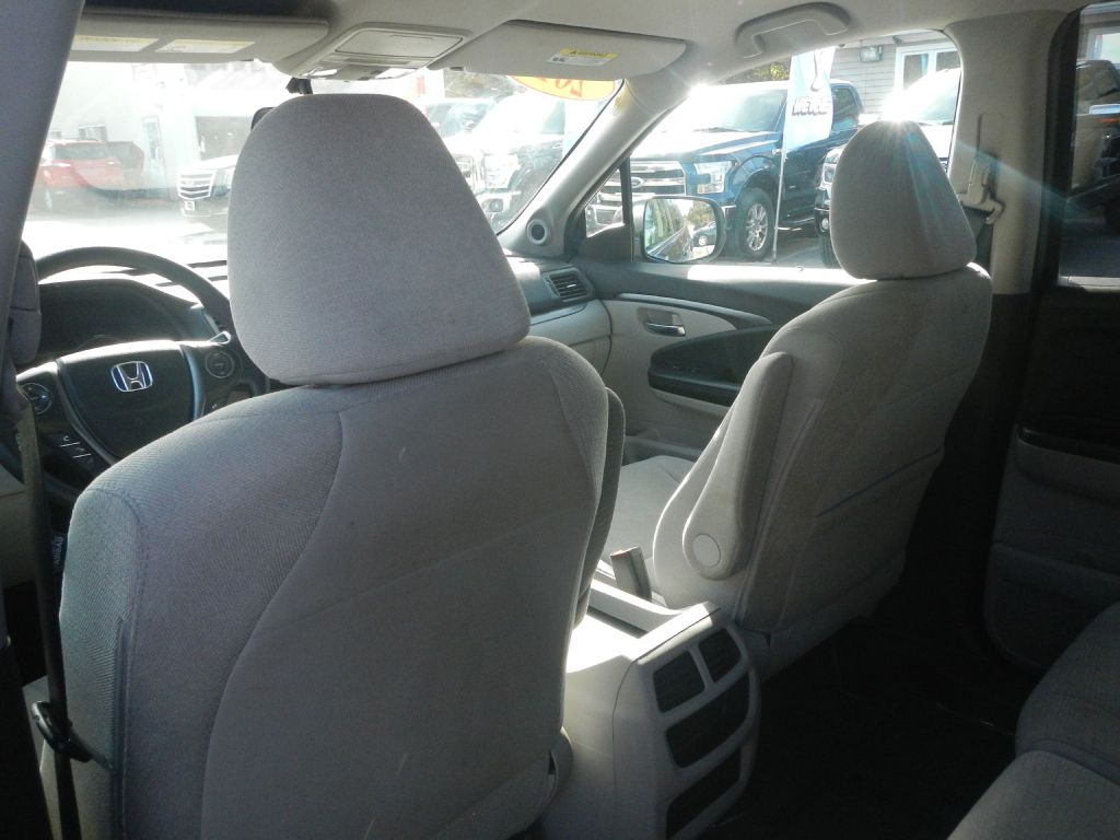 Photo 49 of this HONDA PILOT AWD