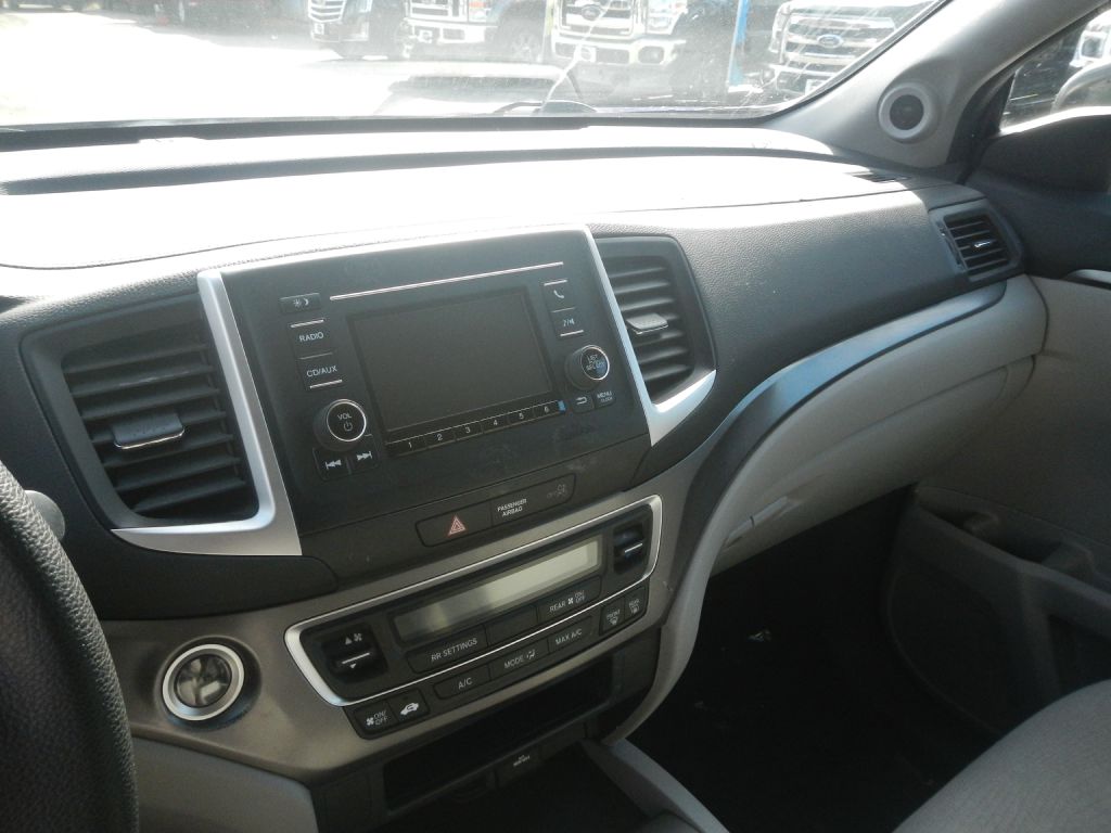 Photo 55 of this HONDA PILOT AWD