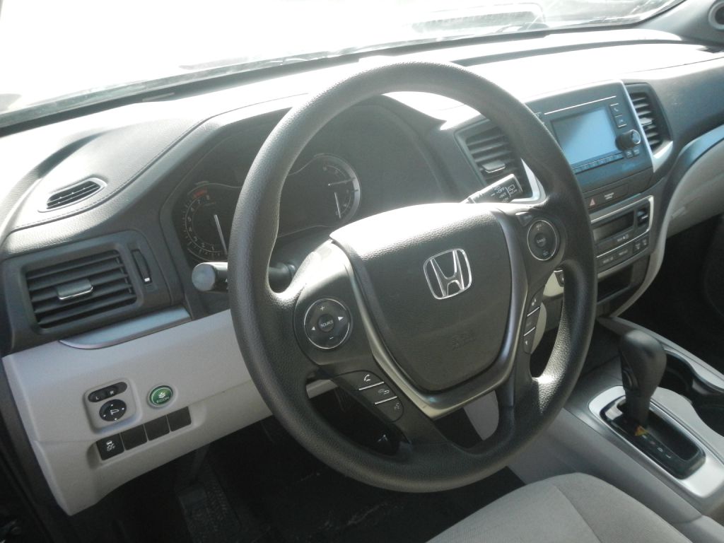Photo 58 of this HONDA PILOT AWD
