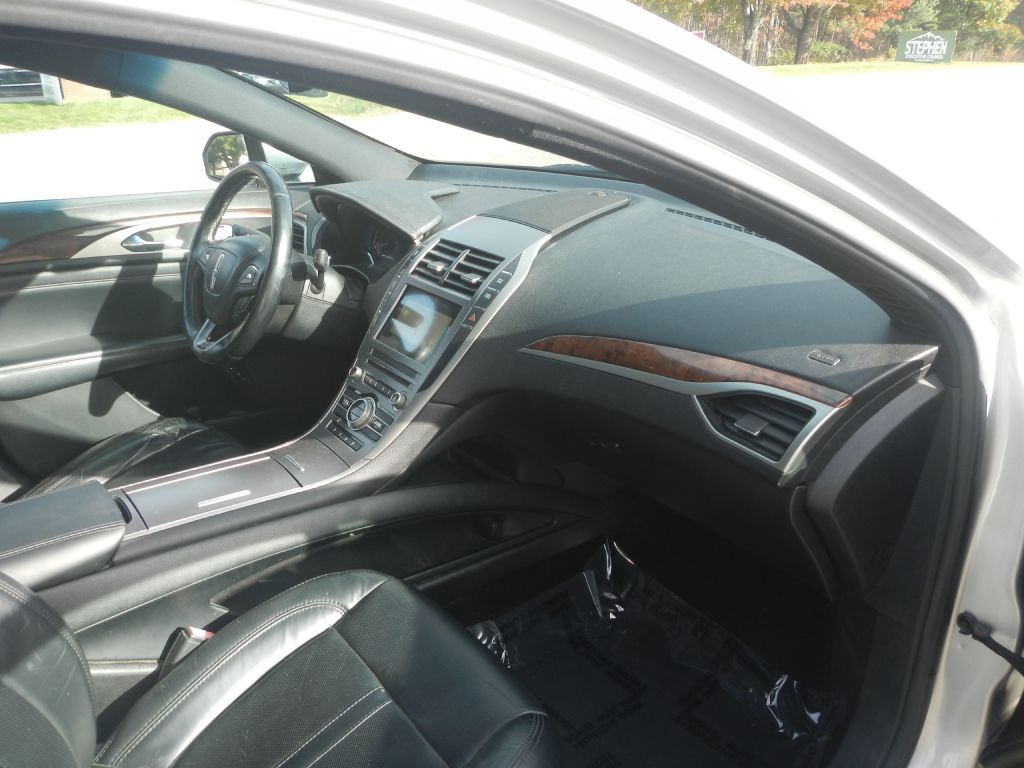 Photo 10 of this LINCOLN MKZ