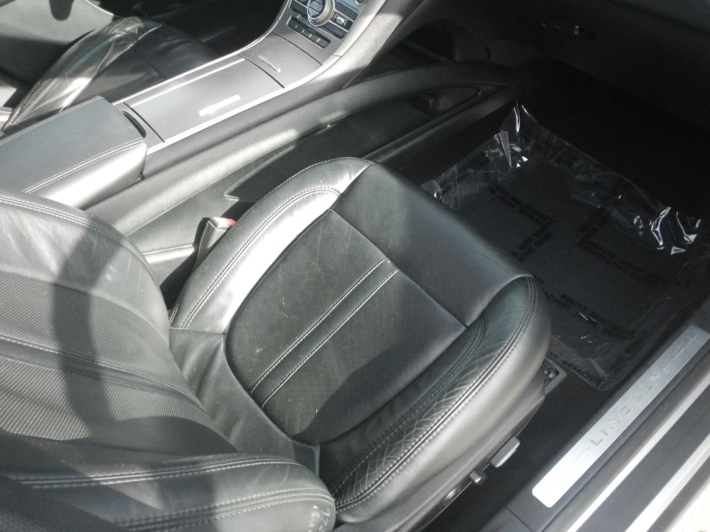 Photo 16 of this LINCOLN MKZ