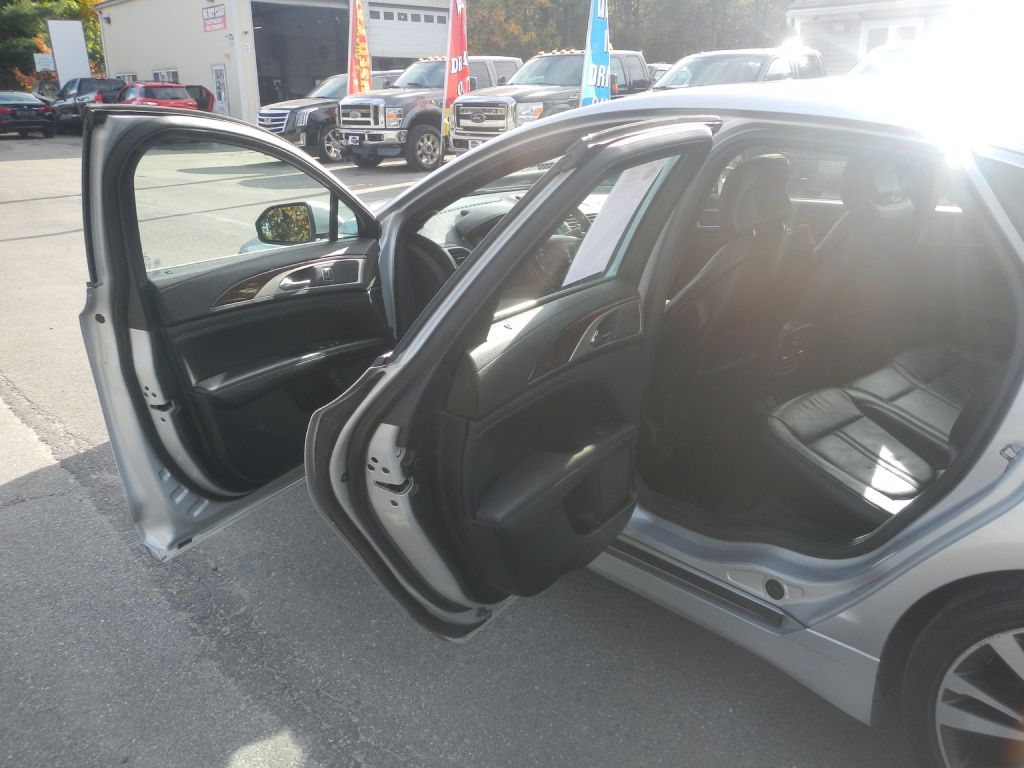 Photo 35 of this LINCOLN MKZ