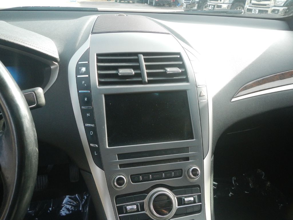 Photo 45 of this LINCOLN MKZ