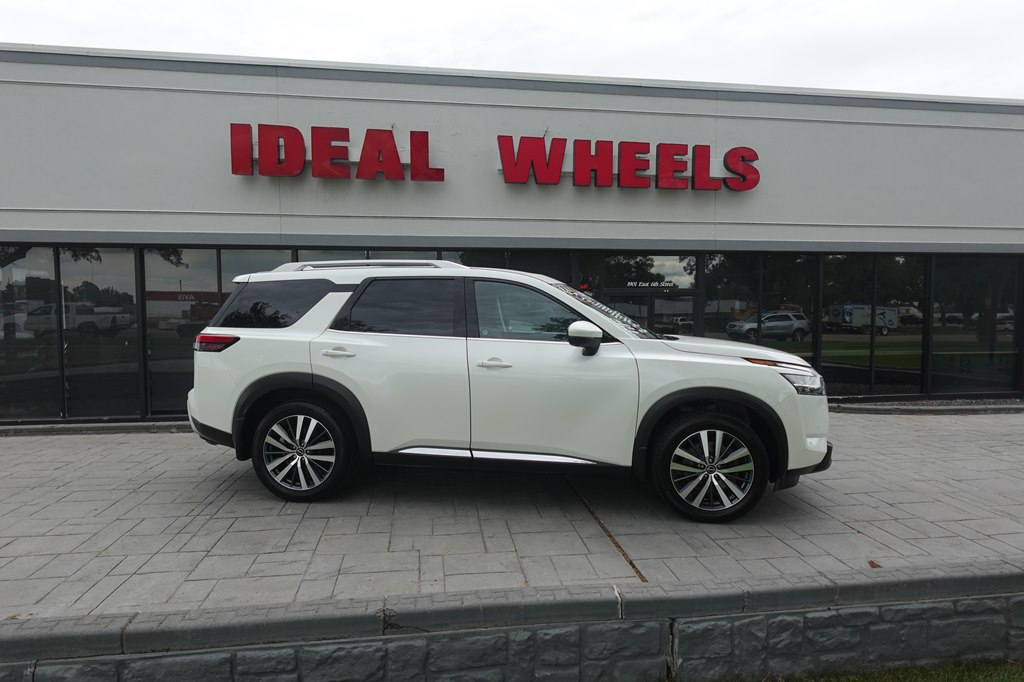 2022 Nissan Pathfinder Platinum 4WD