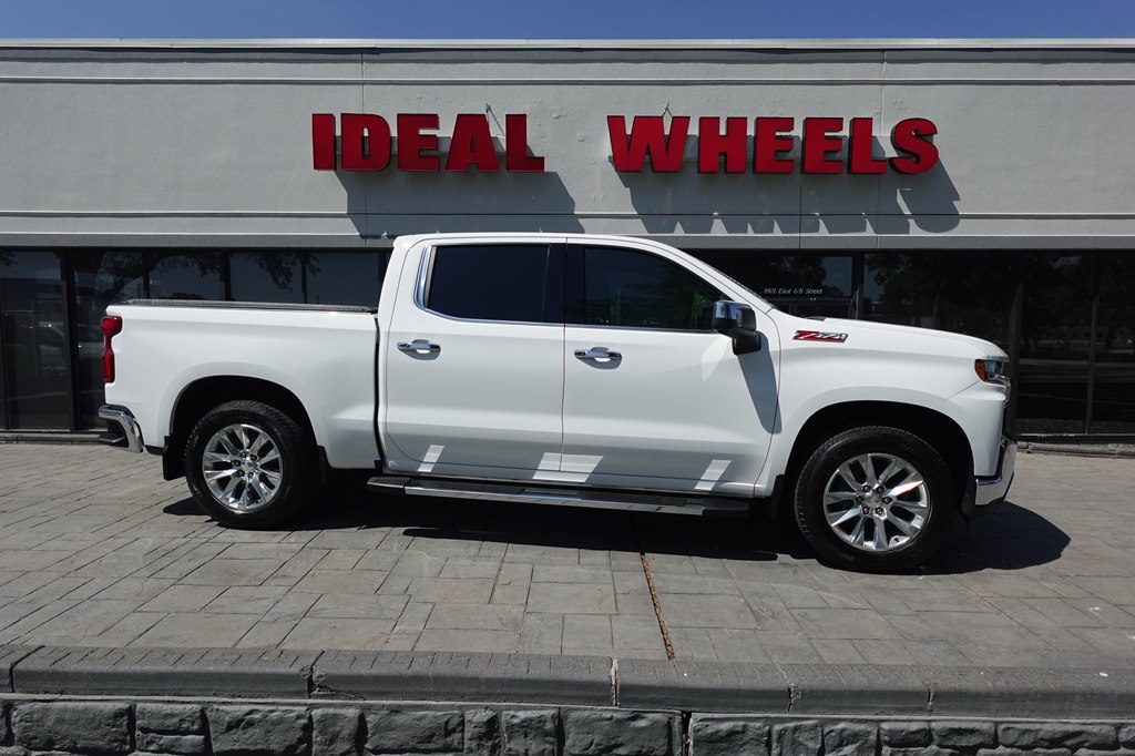 White 2019 Chevrolet Silverado 1500 Pickup Truck Four-Wheel Drive Automatic