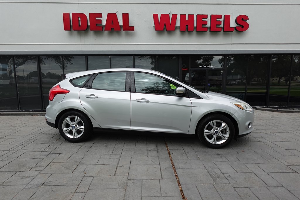 2013 Ford Focus Plata Hatchback Tracción delantera Automática