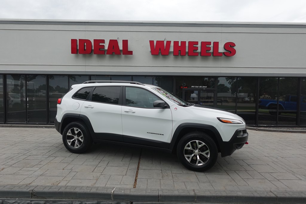 White 2018 Jeep Cherokee SUV / Crossover Four-Wheel Drive Automatic