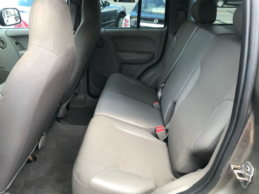 Photo 5 of this JEEP LIBERTY