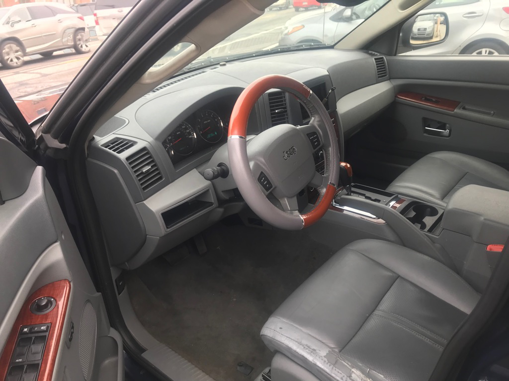 Photo 4 of this JEEP GRAND CHEROKEE