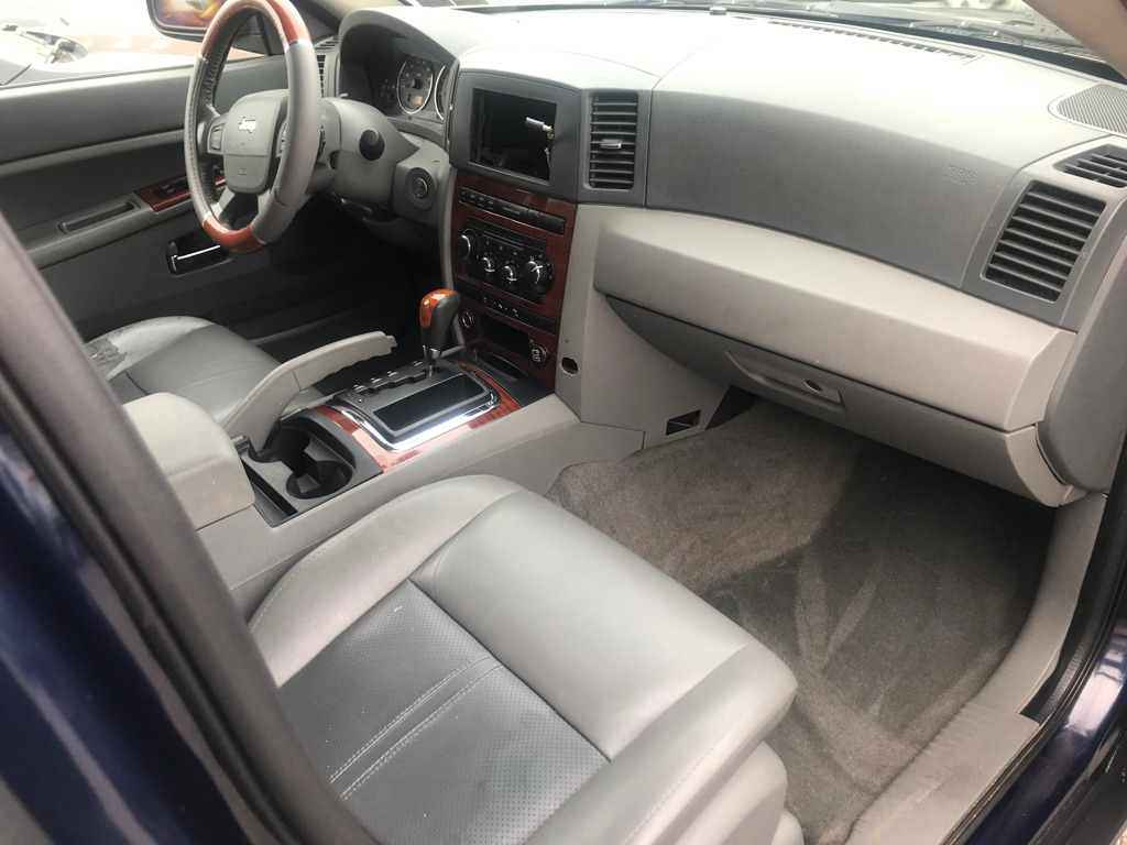Photo 10 of this JEEP GRAND CHEROKEE