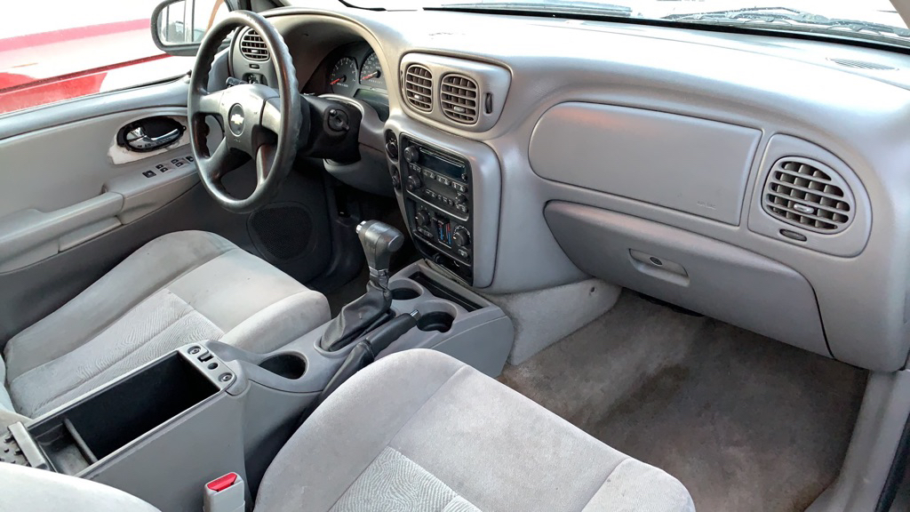 Photo 4 of this CHEVROLET TRAILBLAZER